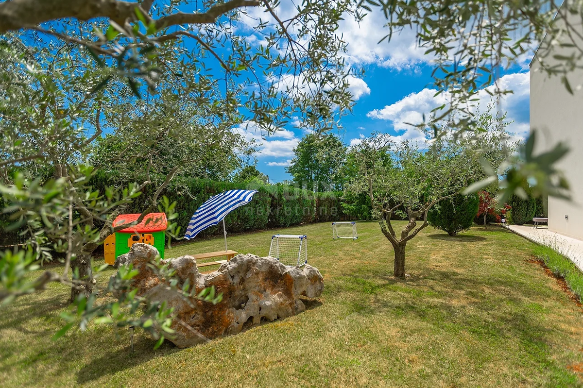 ISTRIA, ŽMINJ - Villa moderna con interni di design, piscina coperta e benessere