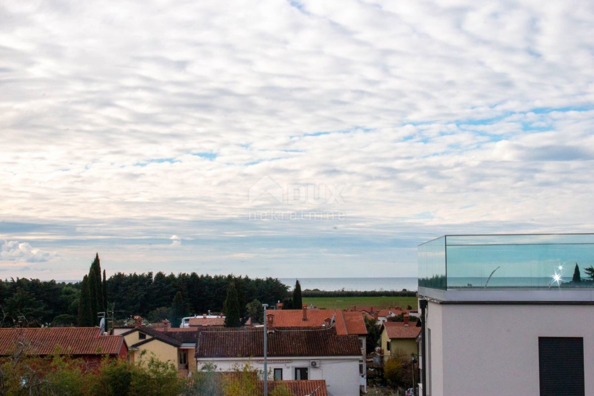 ISTRIA, NOVIGRAD - Spazioso appartamento con bellissima vista sul mare!