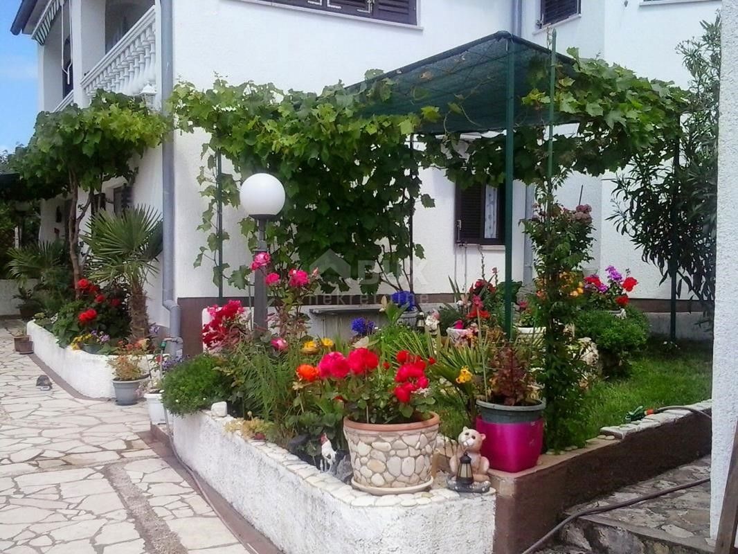 ISTRIA, BARBARIGA - Casa in ottima posizione con vista mare