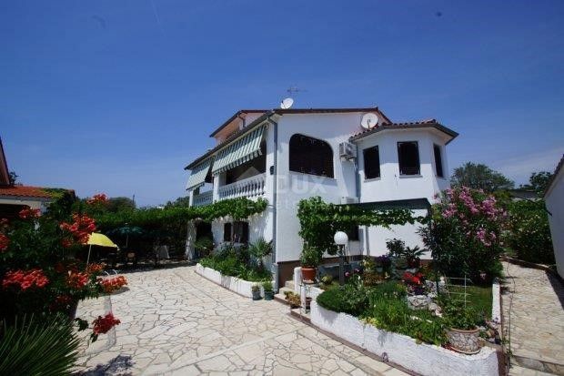 ISTRIA, BARBARIGA - Casa in ottima posizione con vista mare