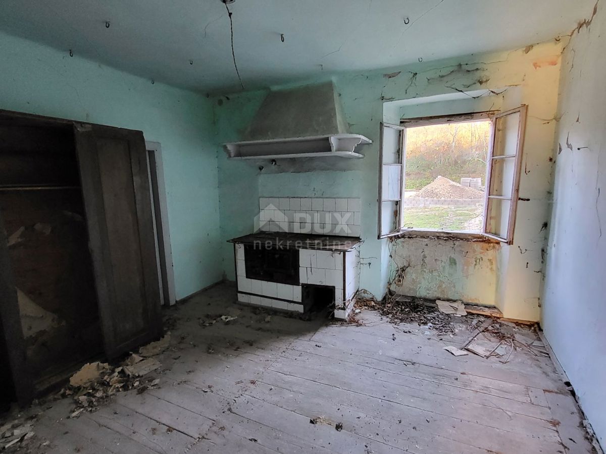 ISTRIA, MOTOVUN - Antica casa indipendente da ristrutturare