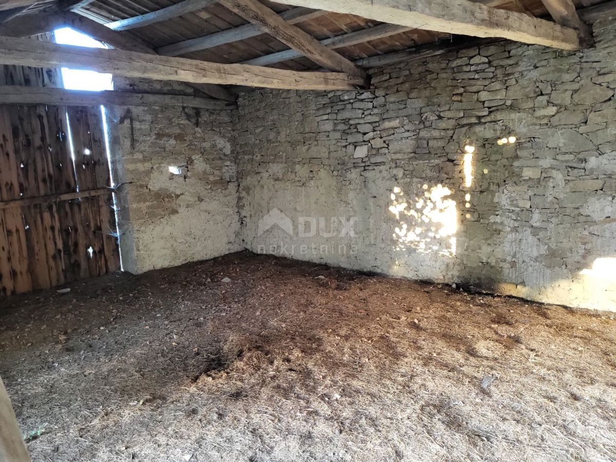 ISTRIA, MOTOVUN - Antica casa indipendente da ristrutturare