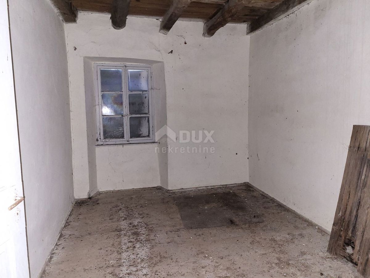 ISTRIA, MOTOVUN - Antica casa indipendente da ristrutturare