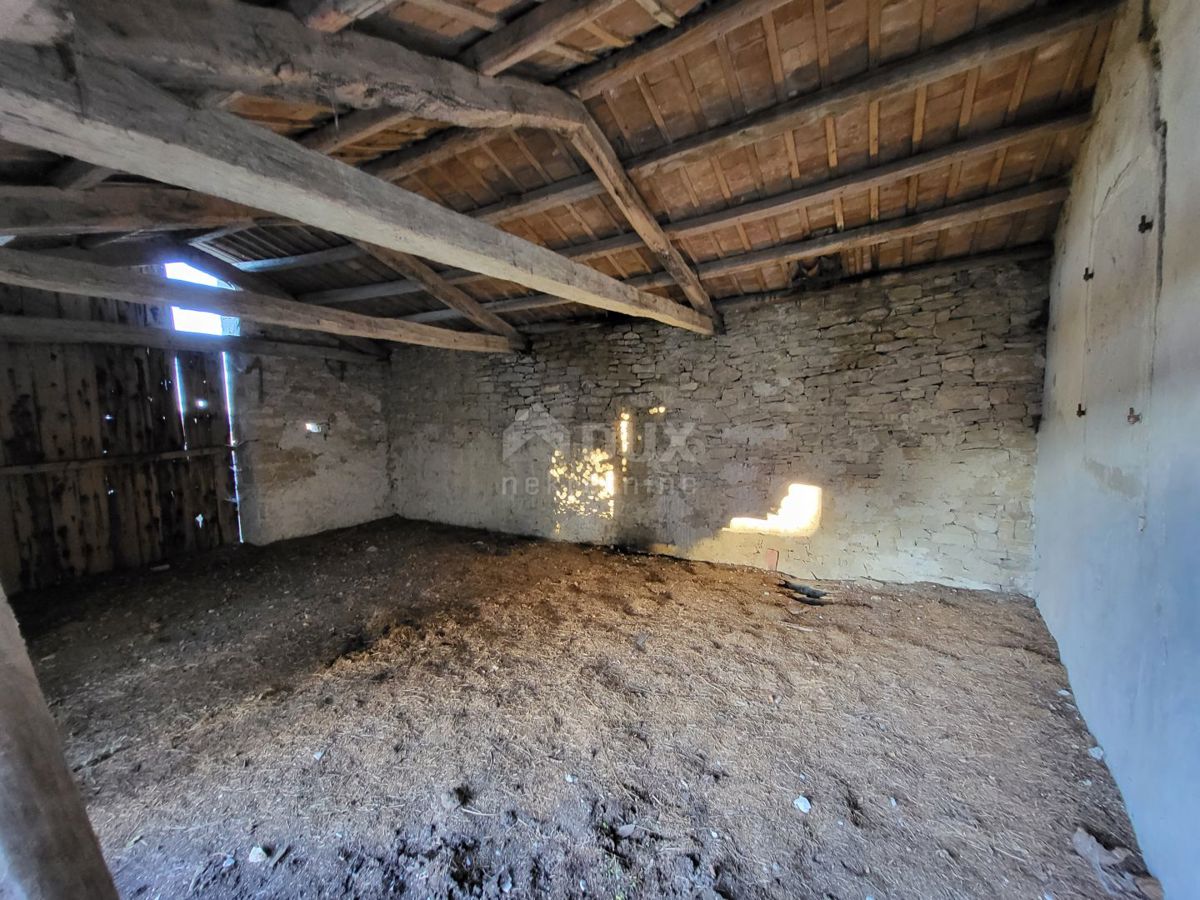 ISTRIA, MOTOVUN - Antica casa indipendente da ristrutturare