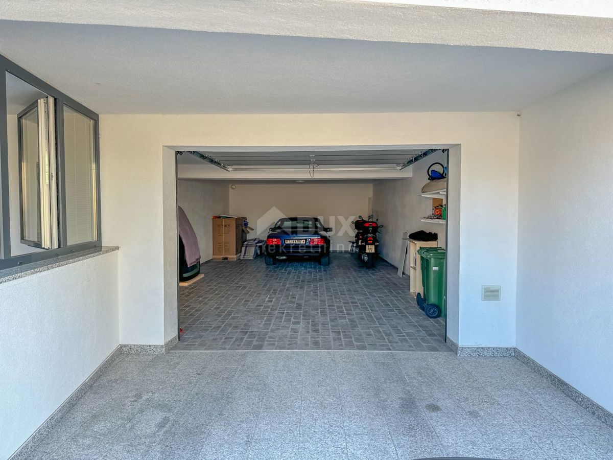 CRIKVENICA, DRAMALJ - Attico + appartamento in nuova costruzione vicino al mare con vista, garage