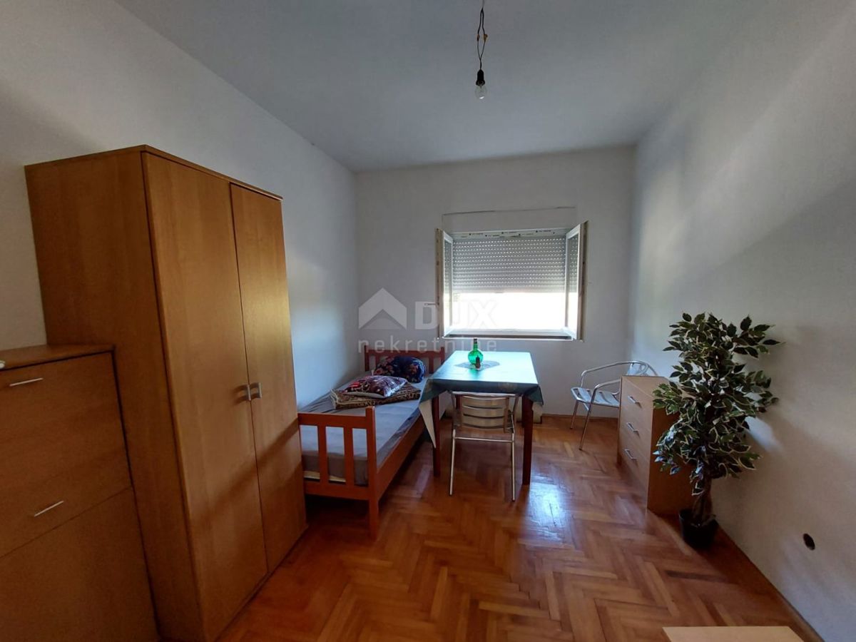 ISTRIA, ALBONA, DINTORNI - Casa su 3 piani in fase di ristrutturazione, a 2 km dal mare
