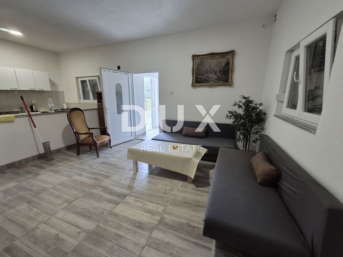 ISTRIA, ALBONA, DINTORNI - Casa su 3 piani in fase di ristrutturazione, a 2 km dal mare