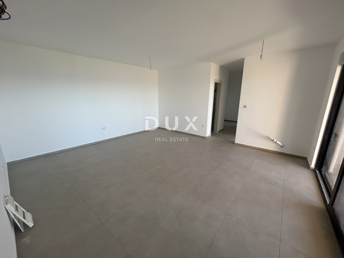 PRIMOŠTEN, DOLAC - Appartamento con due camere da letto al piano terra di un nuovo edificio con giardino e vista mare