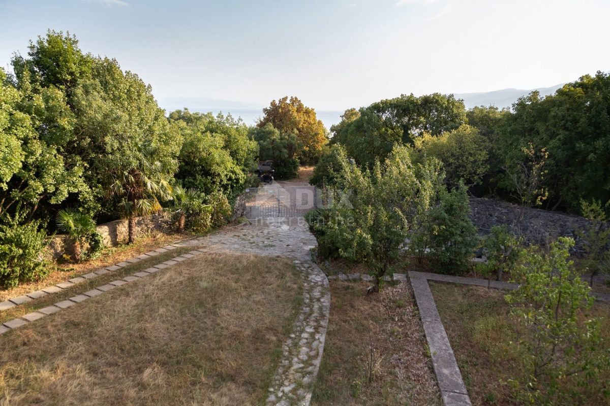 RIJEKA, KANTRIDA - Casa indipendente con ampio giardino!