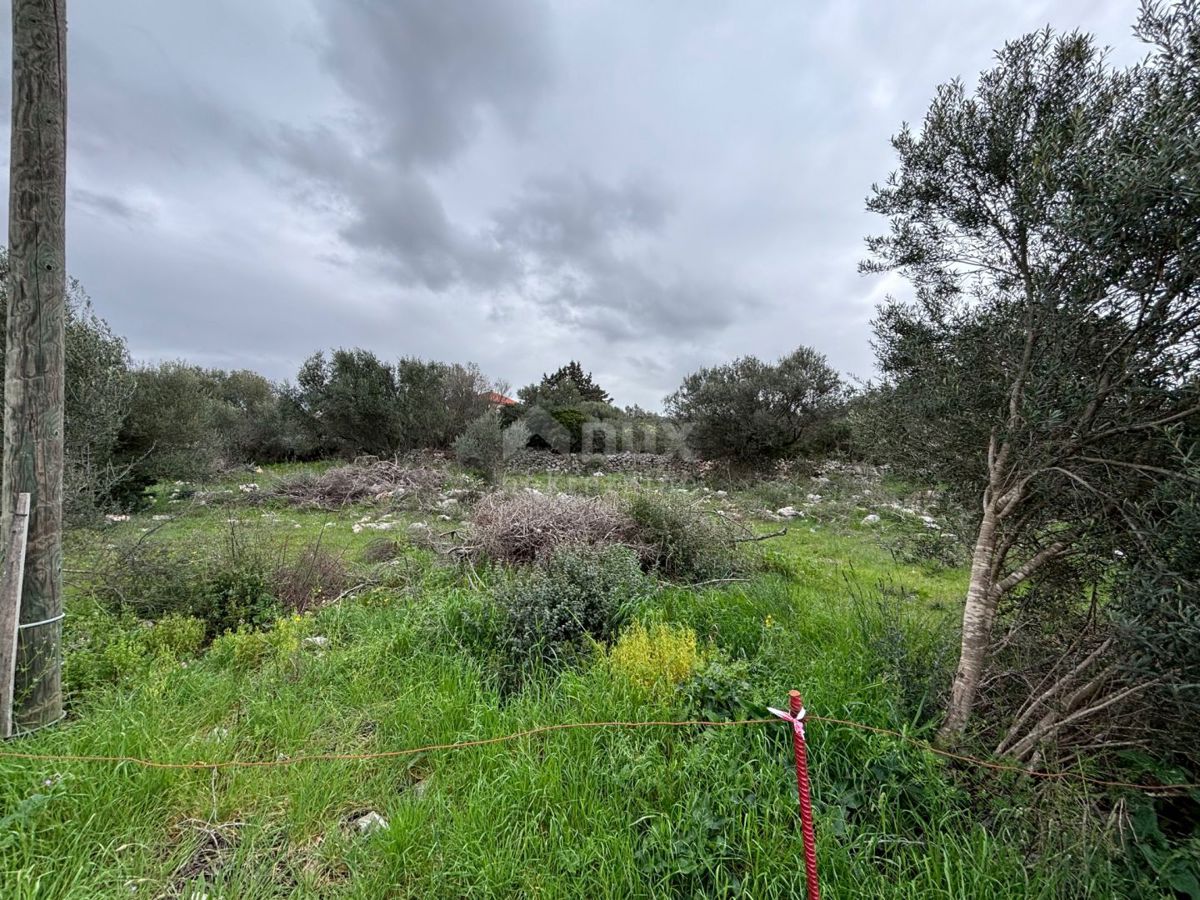 ZADAR, DEBELJAK - Terreno edificabile in una posizione tranquilla