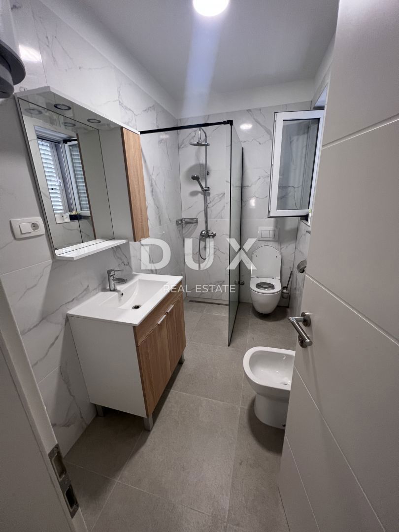 CRIKVENICA, JADRANOVO - Lussuosa villa bifamiliare con piscina!