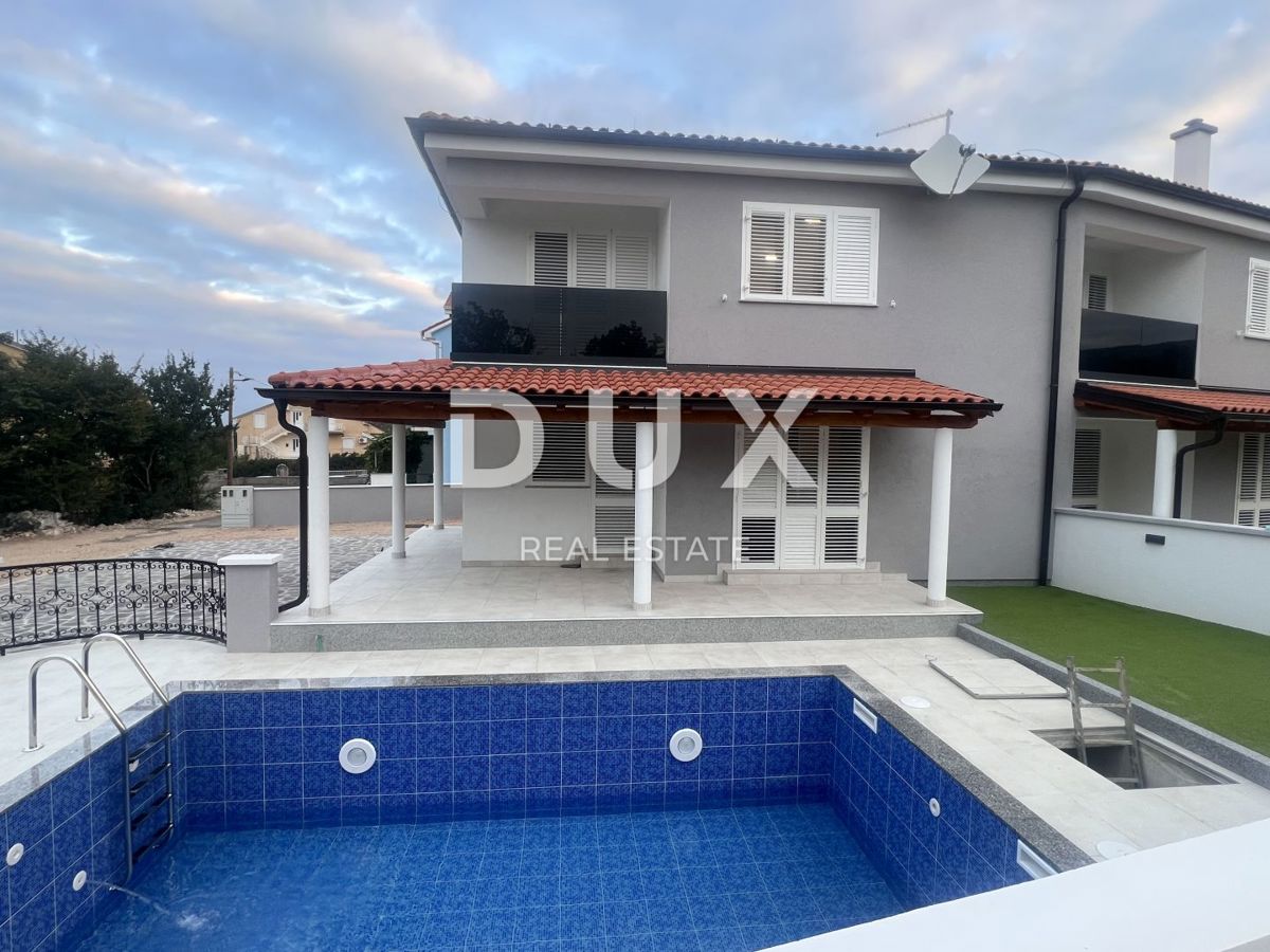 CRIKVENICA, JADRANOVO - Lussuosa villa bifamiliare con piscina!