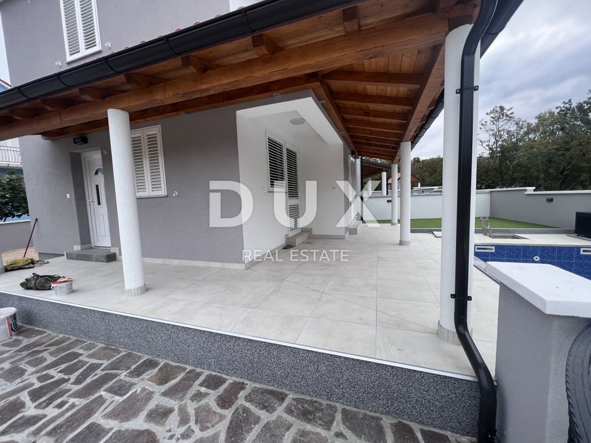 CRIKVENICA, JADRANOVO - Lussuosa villa bifamiliare con piscina!