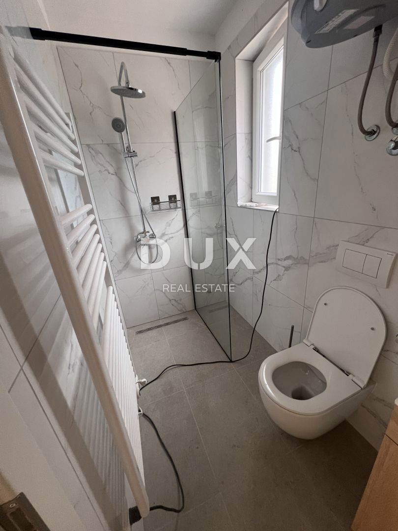 CRIKVENICA, JADRANOVO - Lussuosa villa bifamiliare con piscina!