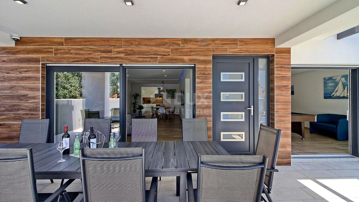 ISTRIA, MARČANA - Confortevole casa moderna con piscina