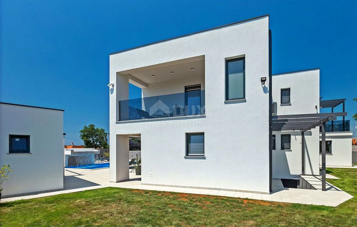ISTRIA, MARČANA - Confortevole casa moderna con piscina
