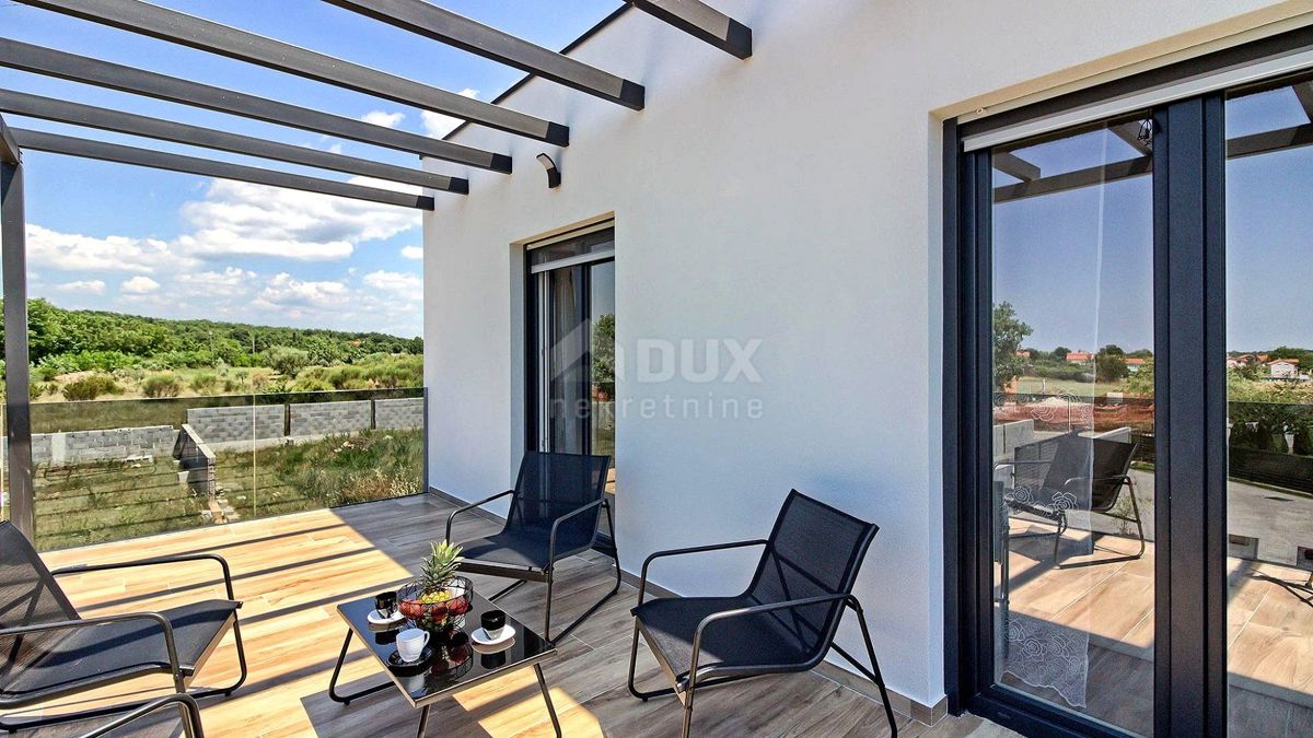 ISTRIA, MARČANA - Confortevole casa moderna con piscina