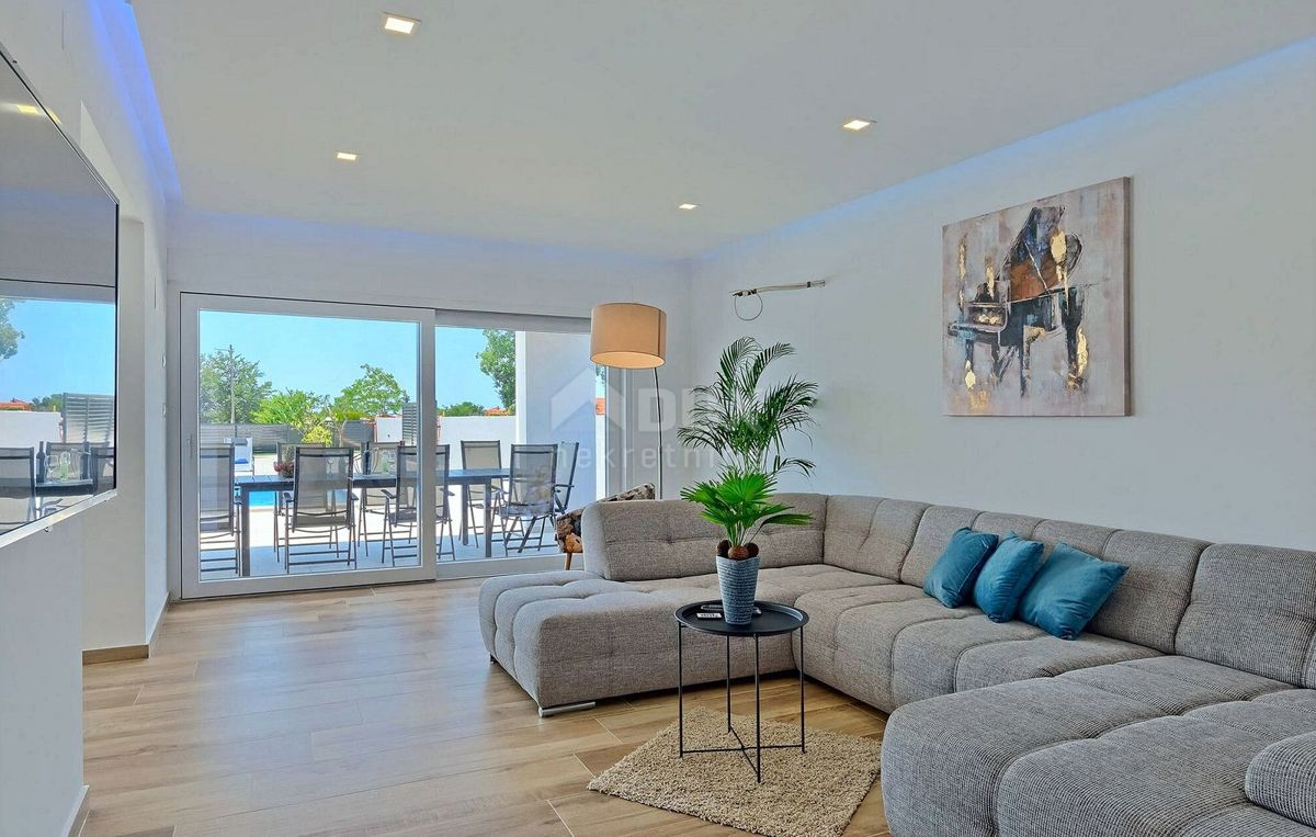 ISTRIA, MARČANA - Confortevole casa moderna con piscina