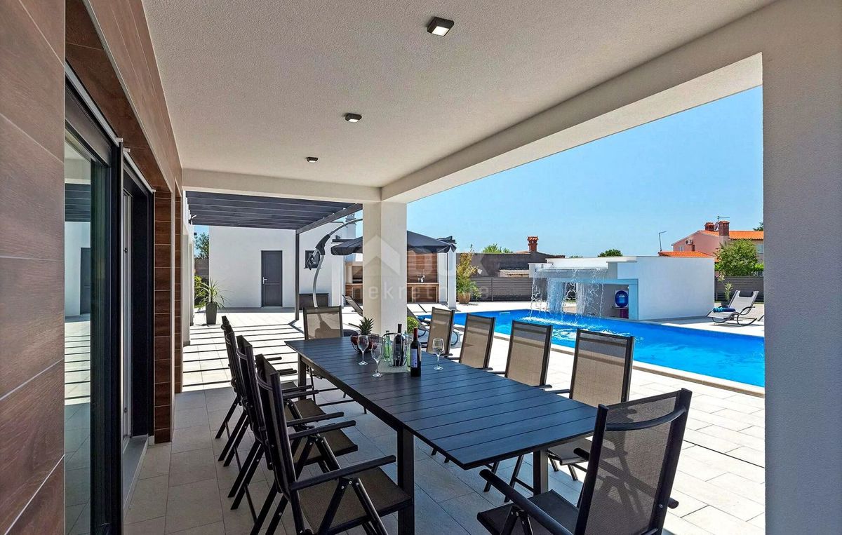 ISTRIA, MARČANA - Confortevole casa moderna con piscina