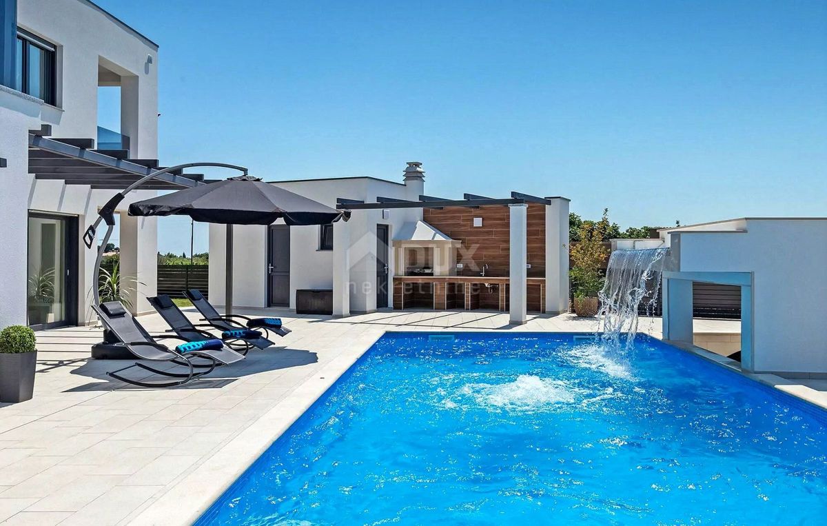 ISTRIA, MARČANA - Confortevole casa moderna con piscina