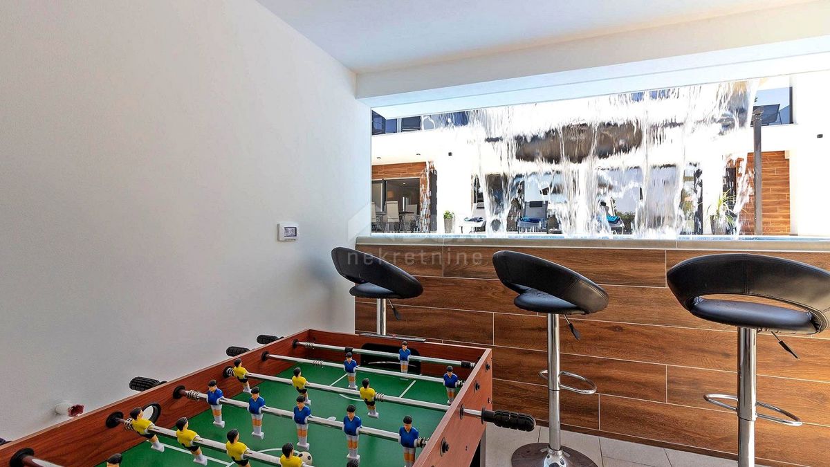 ISTRIA, MARČANA - Confortevole casa moderna con piscina