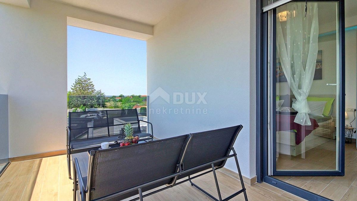 ISTRIA, MARČANA - Confortevole casa moderna con piscina