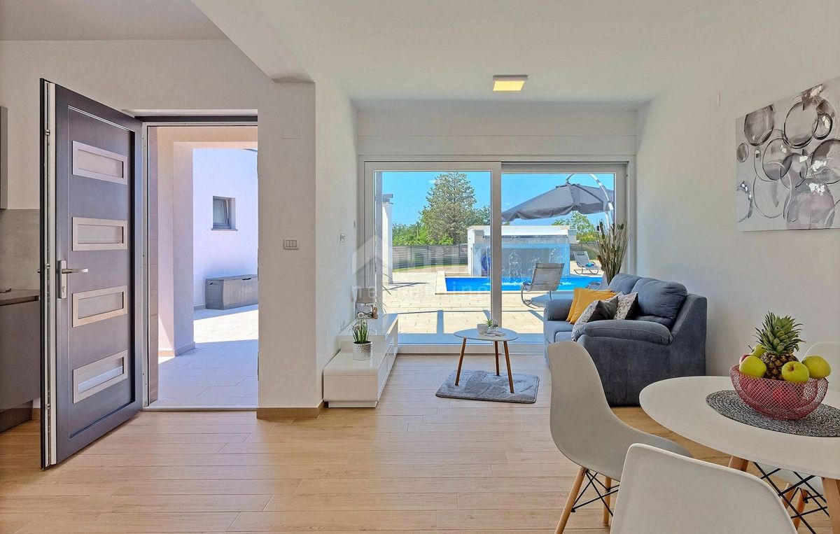 ISTRIA, MARČANA - Confortevole casa moderna con piscina