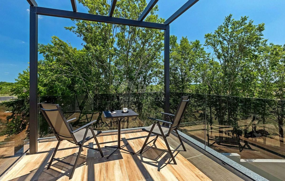 ISTRIA, MARČANA - Confortevole casa moderna con piscina