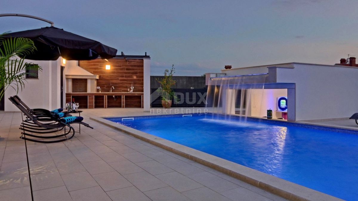 ISTRIA, MARČANA - Confortevole casa moderna con piscina