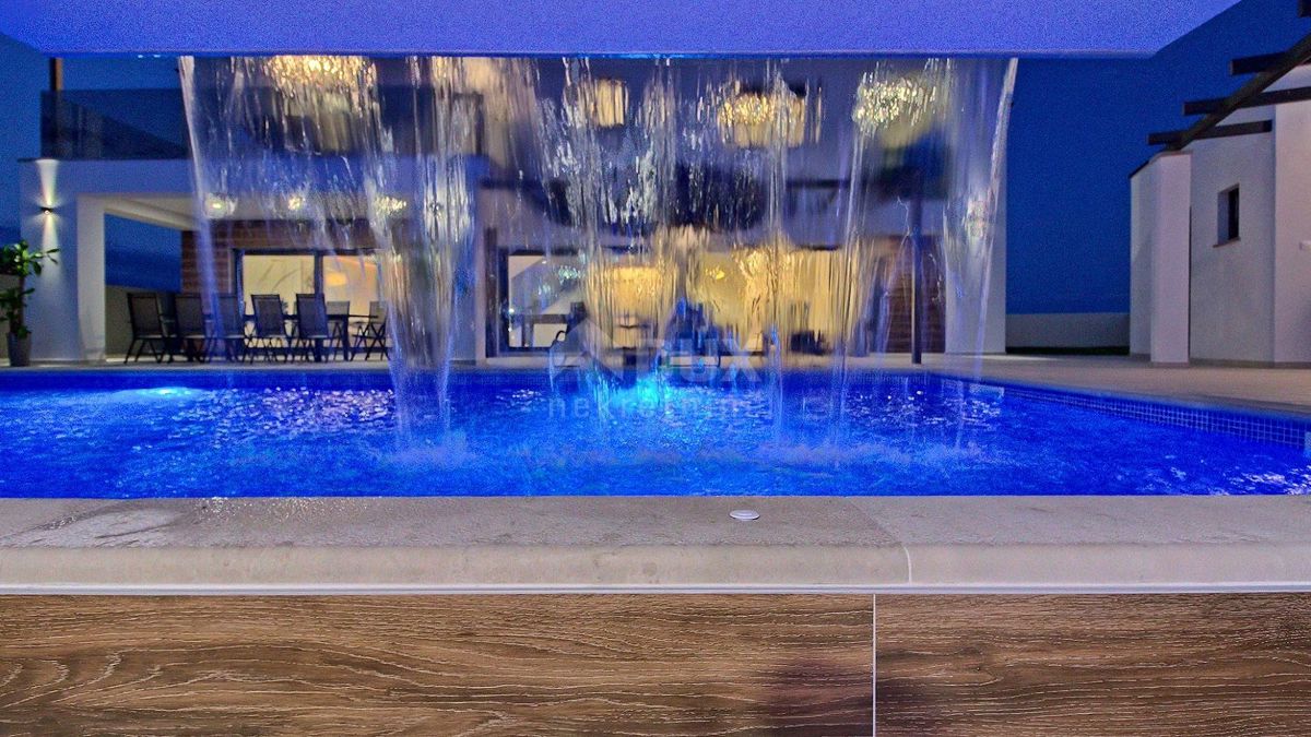 ISTRIA, MARČANA - Confortevole casa moderna con piscina