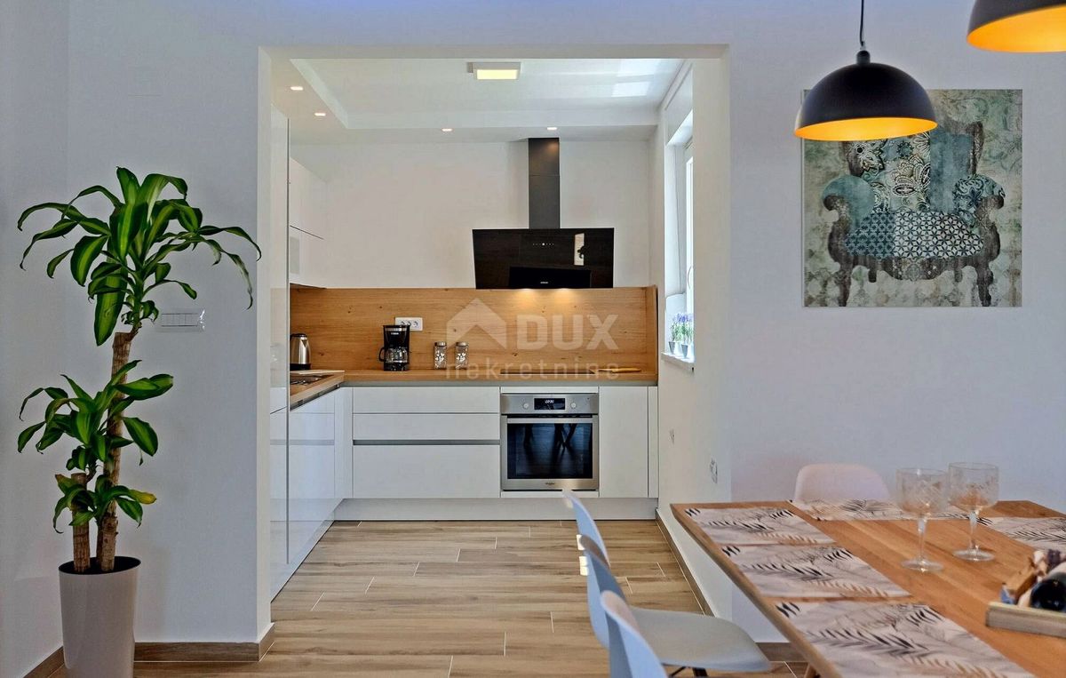 ISTRIA, MARČANA - Confortevole casa moderna con piscina