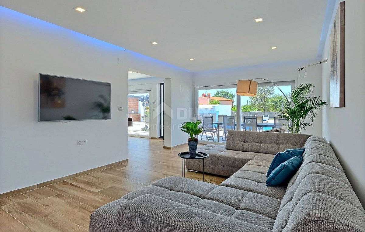 ISTRIA, MARČANA - Confortevole casa moderna con piscina