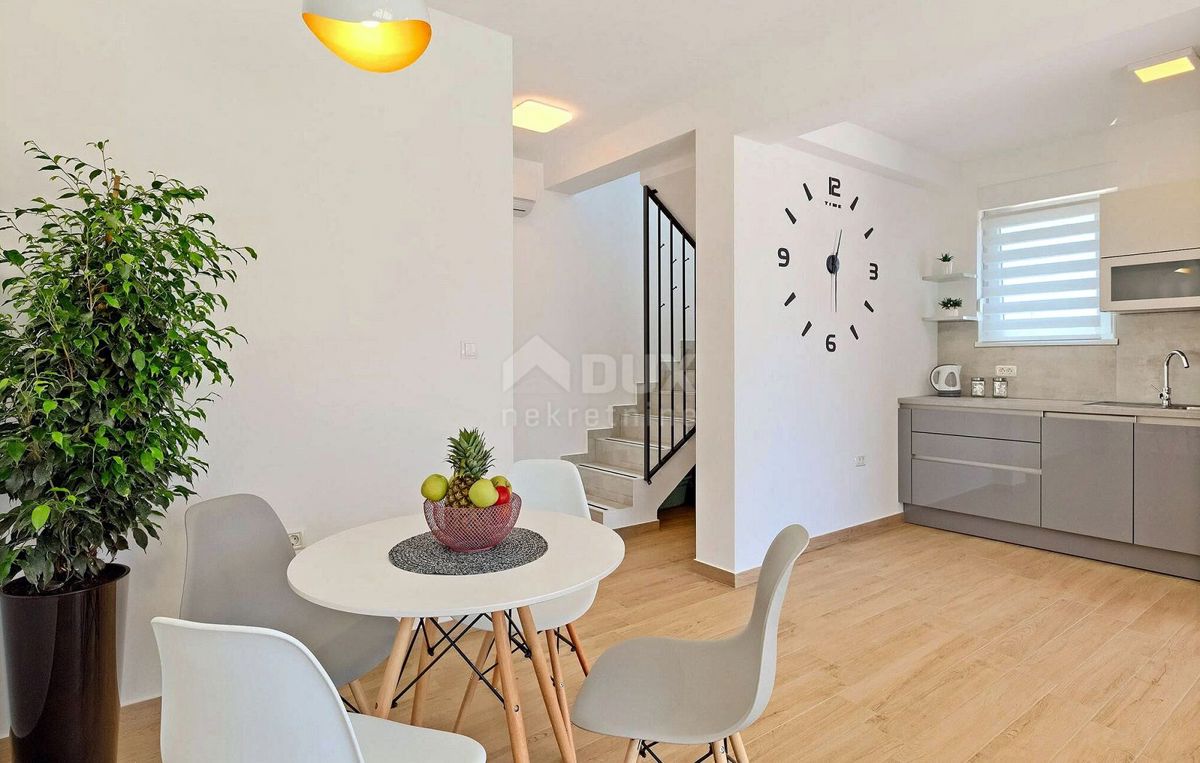 ISTRIA, MARČANA - Confortevole casa moderna con piscina