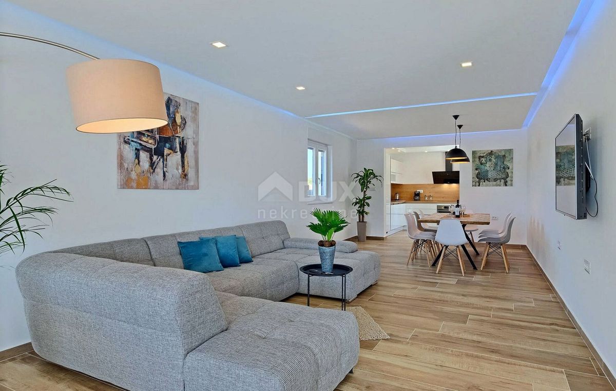 ISTRIA, MARČANA - Confortevole casa moderna con piscina