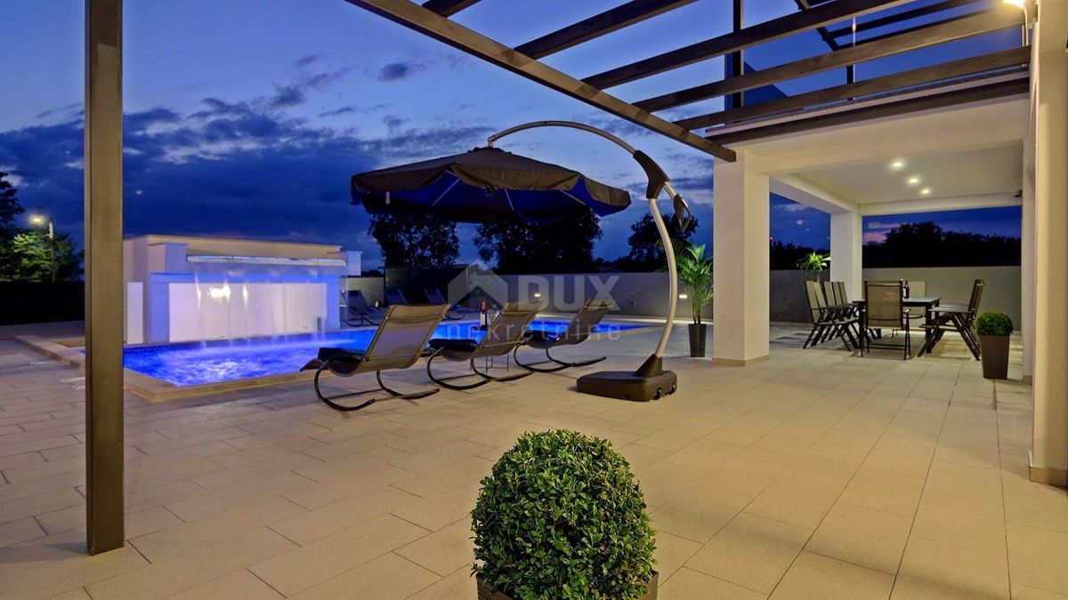 ISTRIA, MARČANA - Confortevole casa moderna con piscina