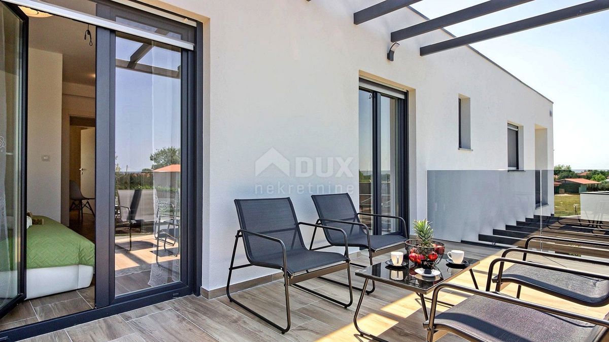 ISTRIA, MARČANA - Confortevole casa moderna con piscina