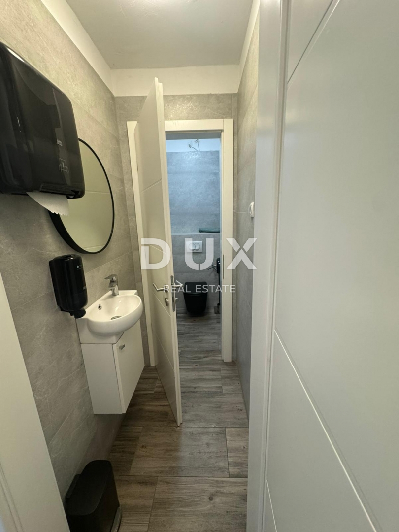 TISNO, MURTER - INVESTIMENTO! Spazio ufficio in prima fila al mare