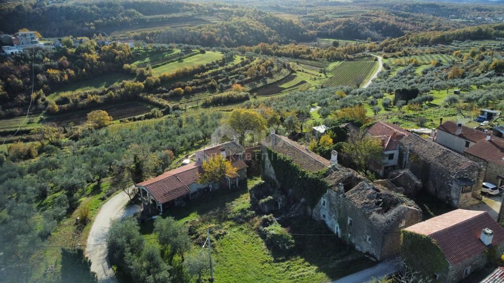 ISTRIA, MOMJAN - Una tenuta unica in una splendida posizione con vista
