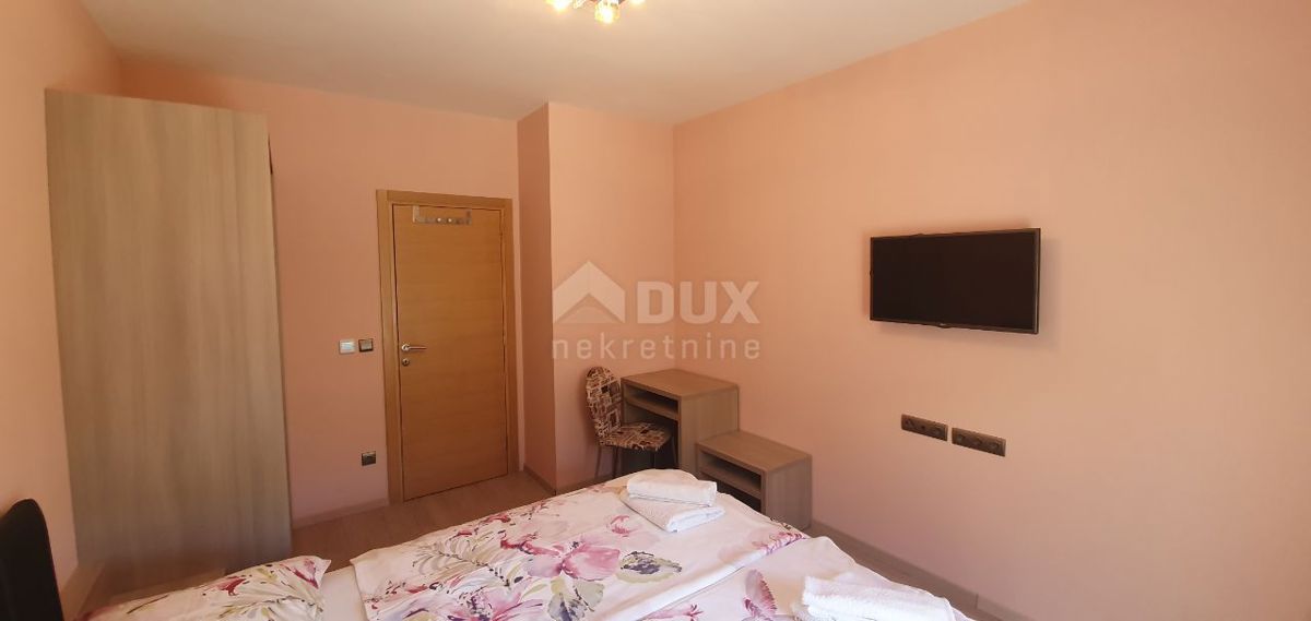 ISTRIA, PARENZO - Casa bifamiliare in una posizione privilegiata