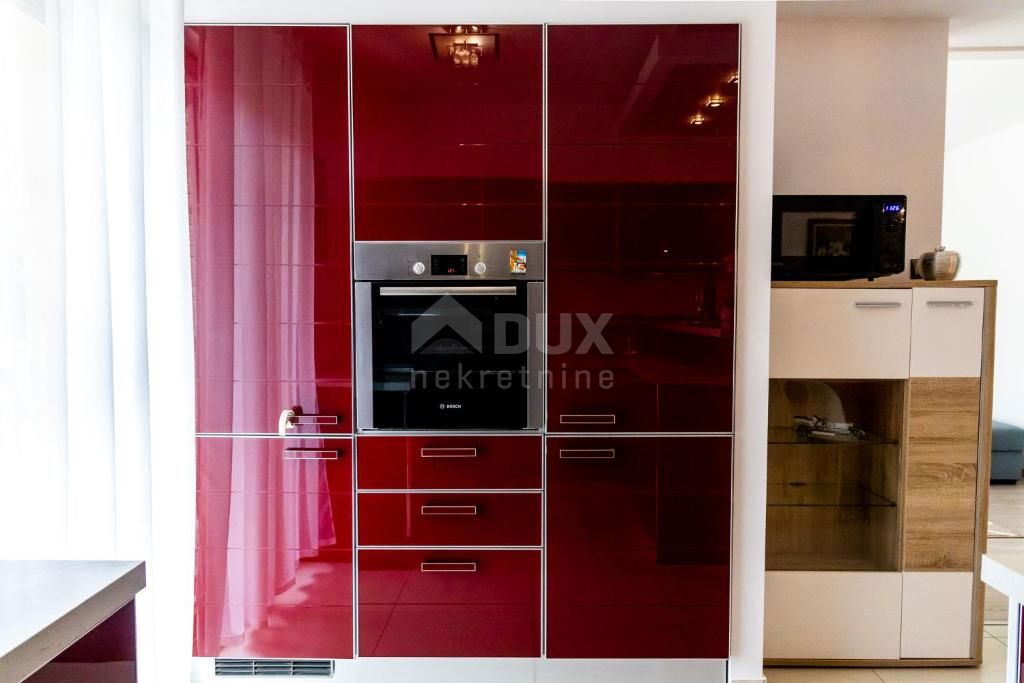 ISTRIA, PARENZO - Casa bifamiliare in una posizione privilegiata