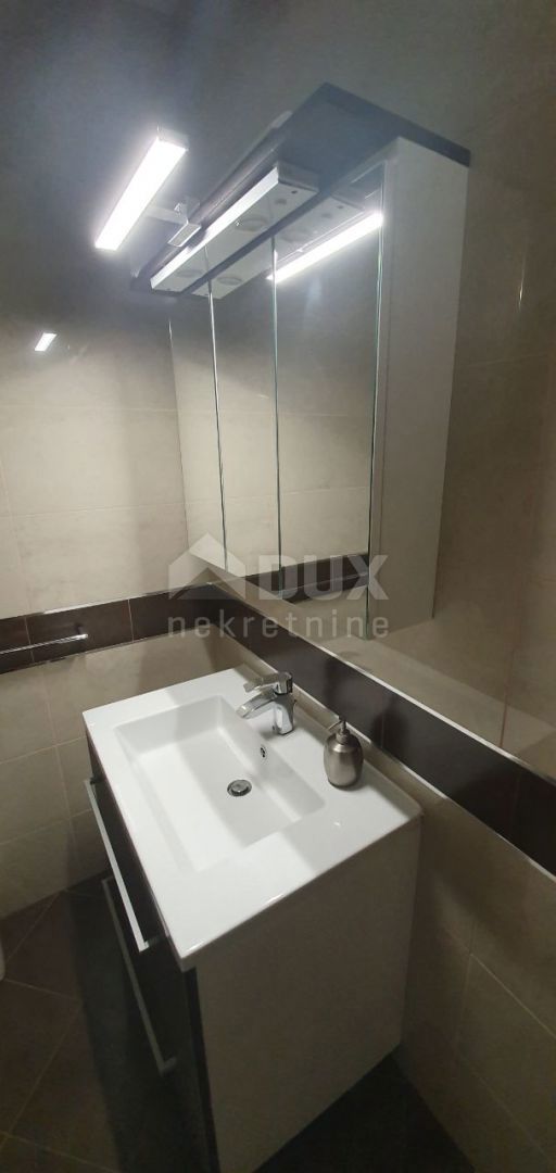 ISTRIA, PARENZO - Casa bifamiliare in una posizione privilegiata