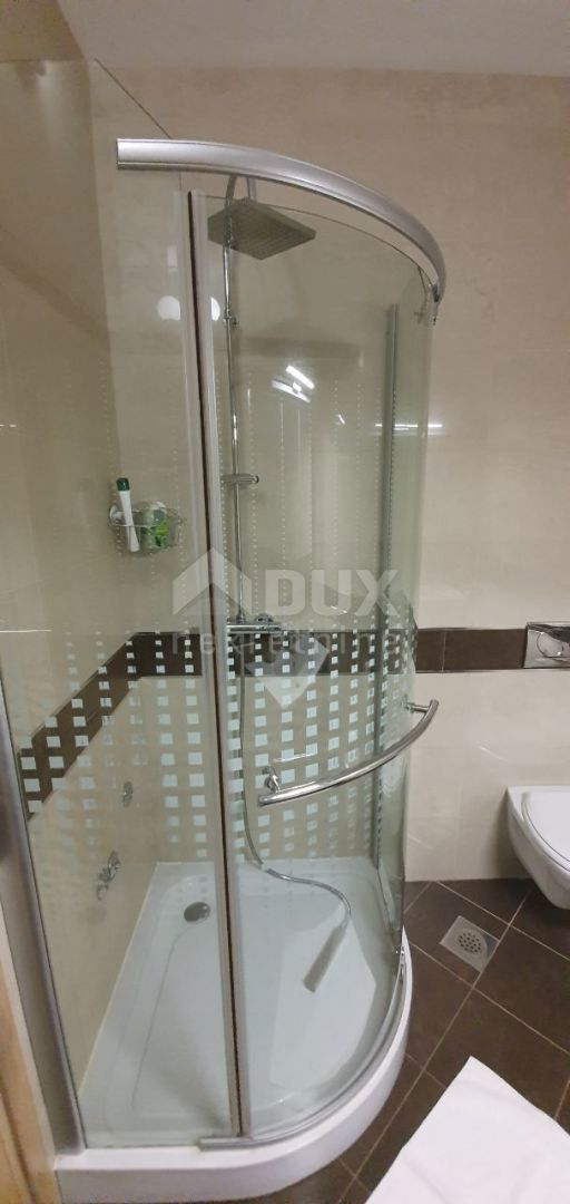 ISTRIA, PARENZO - Casa bifamiliare in una posizione privilegiata