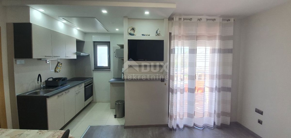 ISTRIA, PARENZO - Casa bifamiliare in una posizione privilegiata