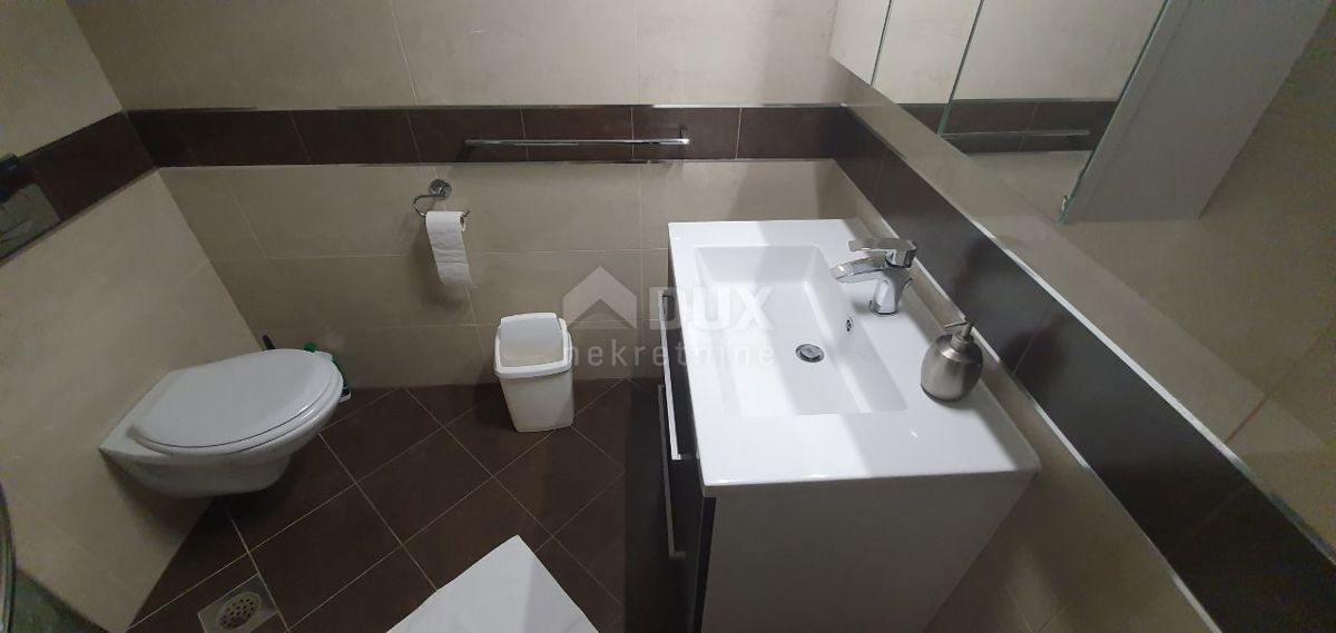 ISTRIA, PARENZO - Casa bifamiliare in una posizione privilegiata