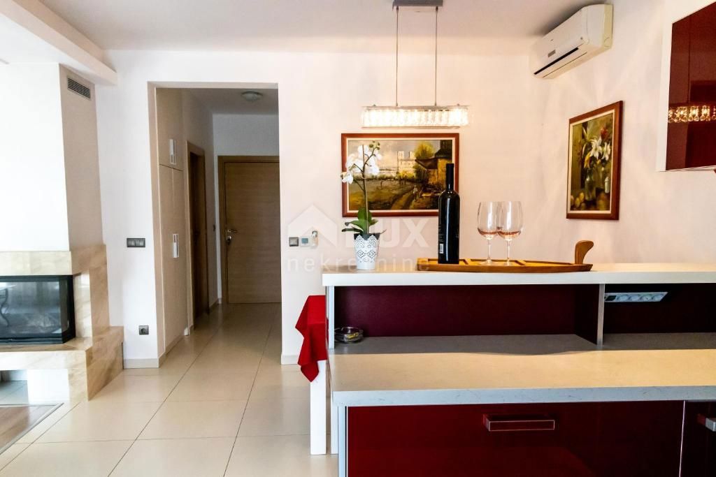 ISTRIA, PARENZO - Casa bifamiliare in una posizione privilegiata