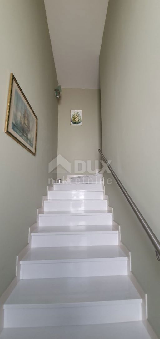 ISTRIA, PARENZO - Casa bifamiliare in una posizione privilegiata