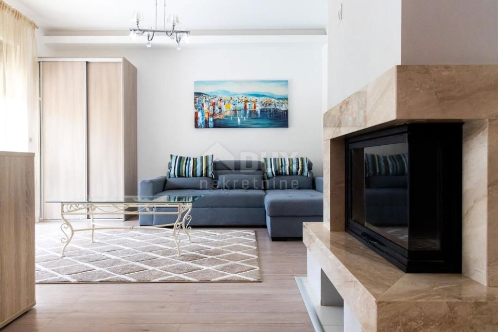 ISTRIA, PARENZO - Casa bifamiliare in una posizione privilegiata