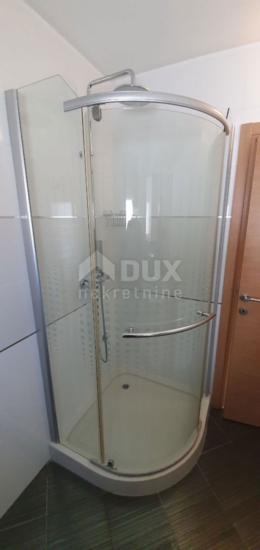 ISTRIA, PARENZO - Casa bifamiliare in una posizione privilegiata