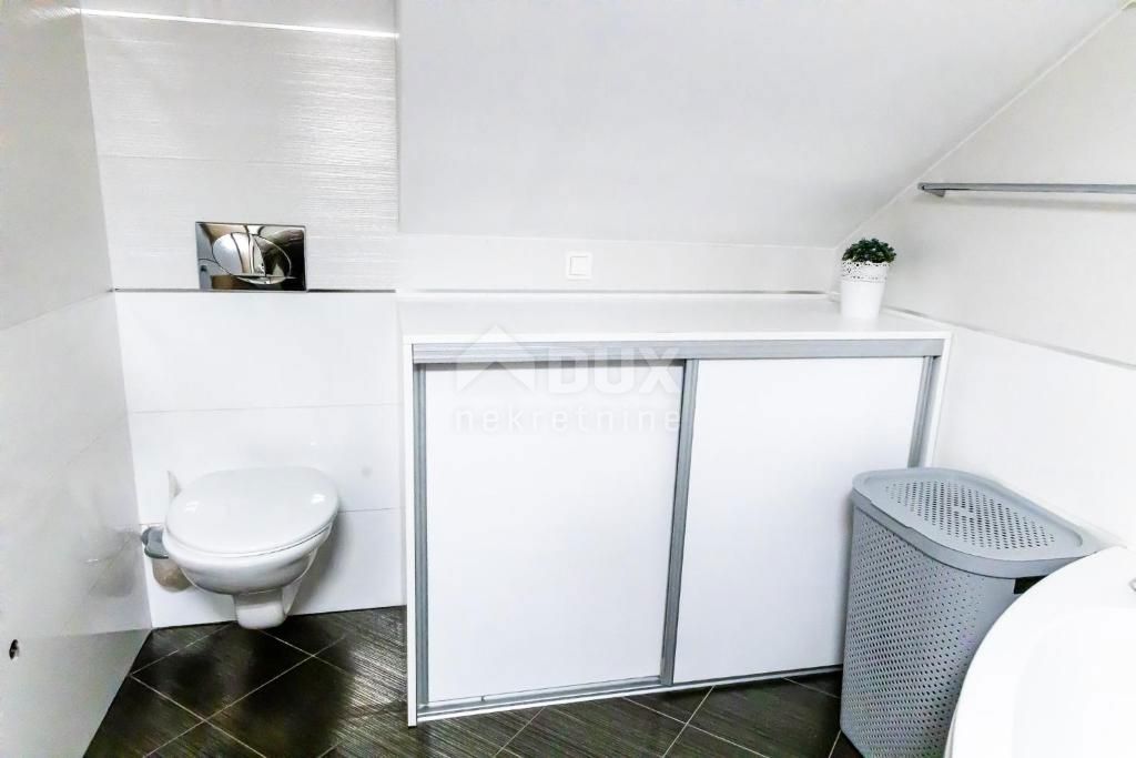 ISTRIA, PARENZO - Casa bifamiliare in una posizione privilegiata