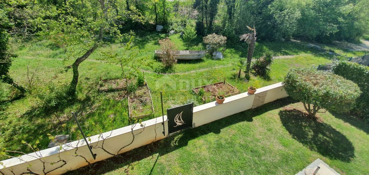 ISTRIA, PARENZO - Casa bifamiliare in una posizione privilegiata